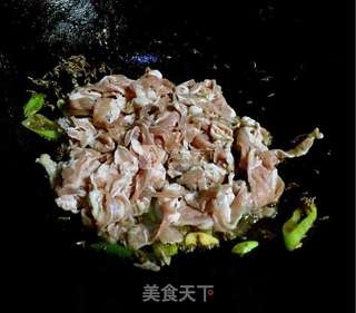 葱爆孜然羊肉的做法步骤:4