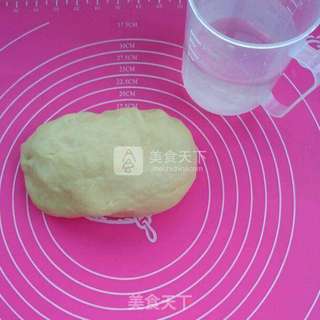超美味黑胡椒鲜肉面包卷的做法步骤:4