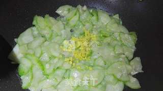 清炒丝瓜的做法步骤:3