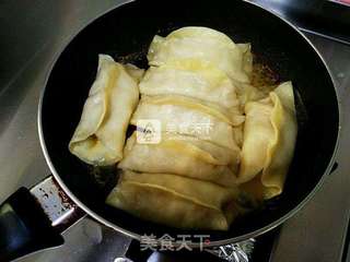 白菜猪肉糜锅贴的做法步骤:21