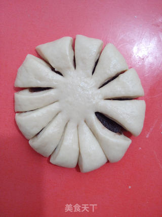 豆沙菊花面包的做法步骤:12
