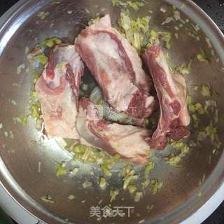 香酥羊排的做法步骤:3