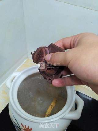 人参鹿茸鸡腿玉米虫草汤的做法步骤:6