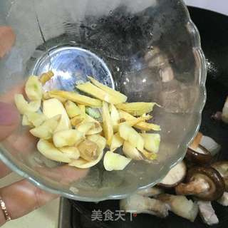 香菇红烧肉的做法步骤:5