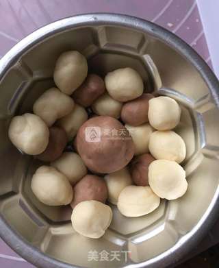 花生仁足球面包的做法步骤:13
