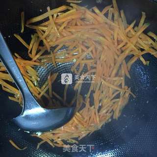胡萝卜炒鸡蛋的做法步骤:4