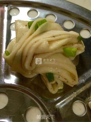 葱香花卷的做法步骤:4