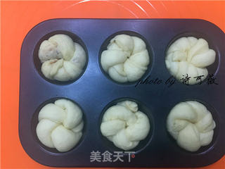 小花朵豆沙面包的做法步骤:15