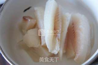 脆炸鲷鱼的做法步骤:2