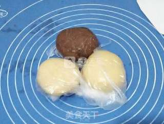 双色挤挤小熊面包的做法步骤:8