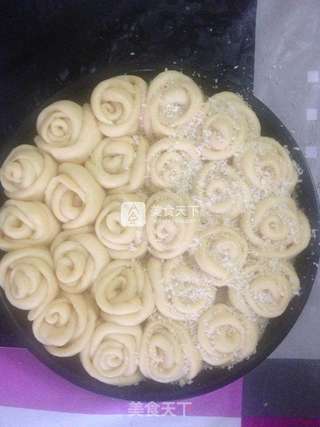 超软蜂蜜牛奶玫瑰花餐包的做法步骤:11