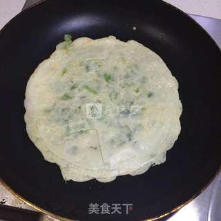 生菜鸡蛋饼的做法步骤:4