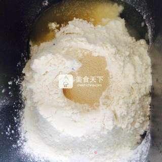 简单色拉面包的做法步骤：1