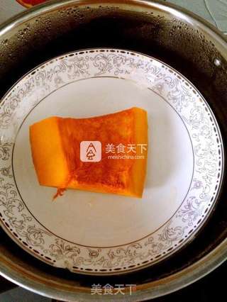 南瓜红枣发糕的做法步骤:2