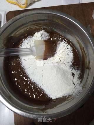 法式熔岩巧克力蛋糕的做法步骤:7
