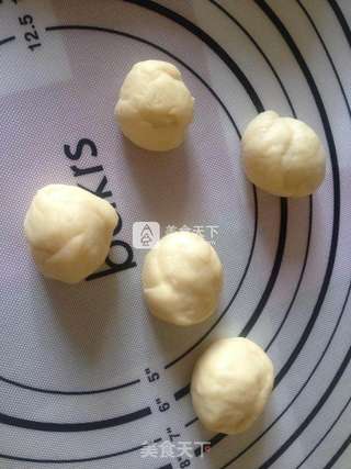 超软蜂蜜牛奶玫瑰花餐包的做法步骤:4