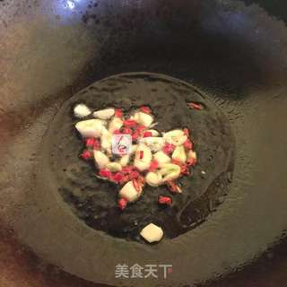 甜椒炒鱿鱼的做法步骤:5
