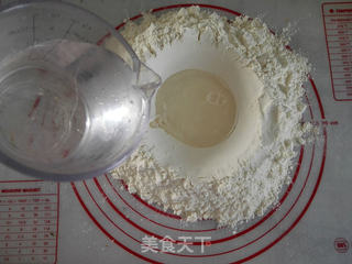 老式葱油饼的做法步骤:2