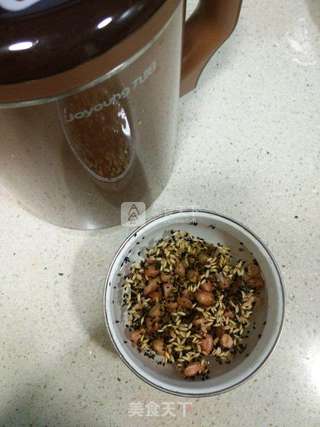 花生芝麻莜麦糊的做法步骤:2
