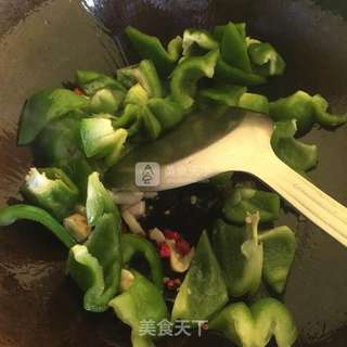 甜椒炒鱿鱼的做法步骤:6