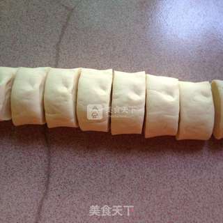 小熊豆沙包的做法步骤:3