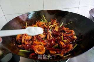 麻辣大虾的做法步骤:11