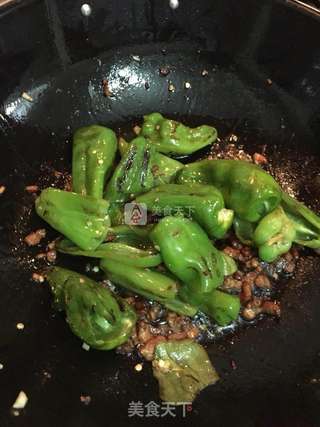 肉丁虎皮辣椒的做法步骤:7