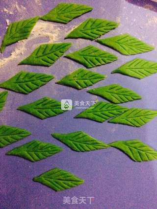 挤挤玫瑰花果仁面包的做法步骤:11