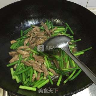 蒜苔炒肉丝的做法步骤:6