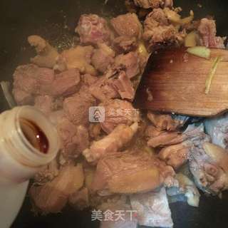 土豆焖鸭的做法步骤:8