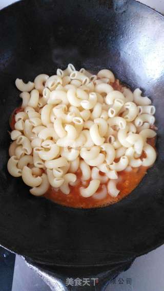 香菇炒通心粉的做法步骤:7