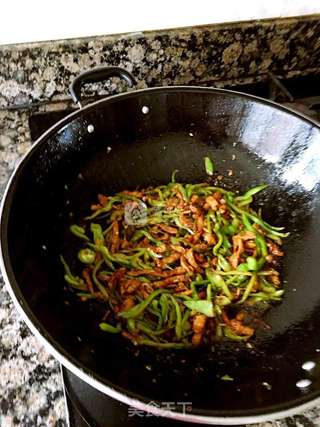 青椒肉丝的做法步骤:7