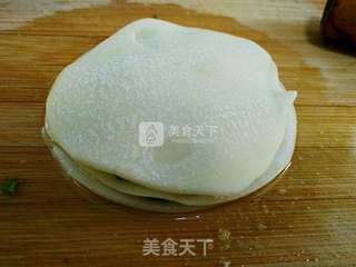 饺子皮版葱油饼的做法步骤:8