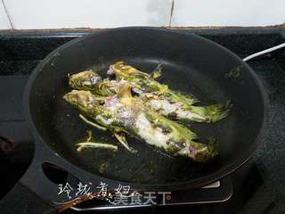 黄骨鱼豆腐汤的做法步骤:3
