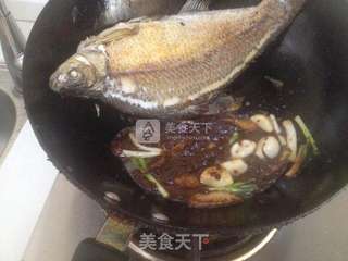 酱烧鳊鱼的做法步骤:7