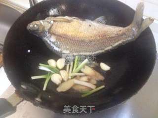 酱烧鳊鱼的做法步骤:5