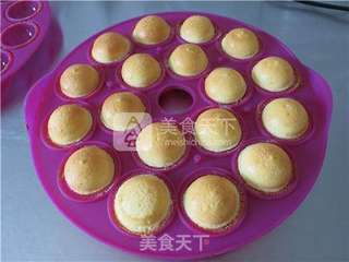 多彩棒棒糖蛋糕的做法步骤:16