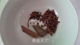 泡椒凤爪的做法步骤:2