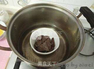 巧克力熔岩蛋糕的做法步骤:2