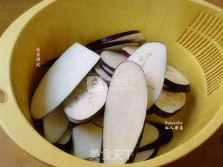 香辣炸茄片的做法步骤:2