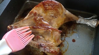 蜜汁烤鸭腿的做法步骤:8