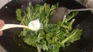 蒜蓉炒菜芯的做法步骤:6