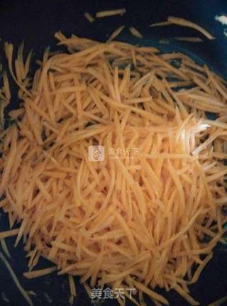 玉米饺子的做法步骤:2