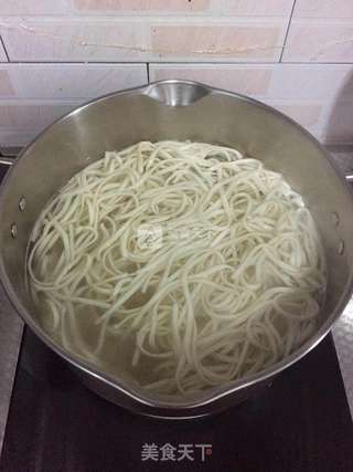 麻辣面的做法步骤：4
