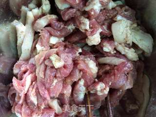 湘西土家族酥肉的做法步骤:2