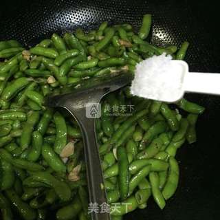 蒜香毛豆的做法步骤:6