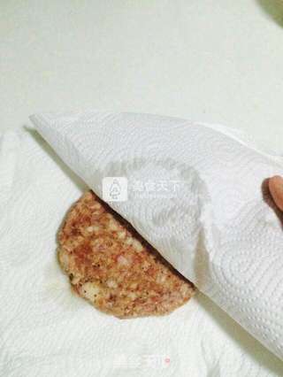 黑胡椒牛肉饼的做法步骤:2