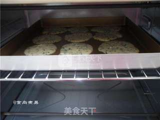 ACA ATO-TM33HT烤仆小智电子式烤箱试用【芝麻薄饼】的做法步骤:8