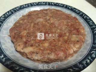 黑胡椒牛肉饼的做法步骤：1