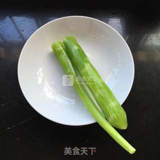 凉拌莴笋的做法步骤:2